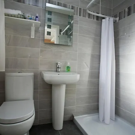 Avalon House Hotel