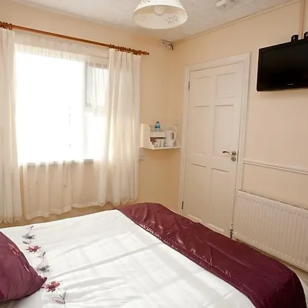 Avalon House Hotel 3*