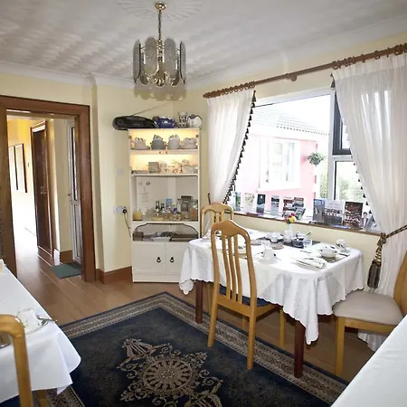 Hotel Avalon House 3*