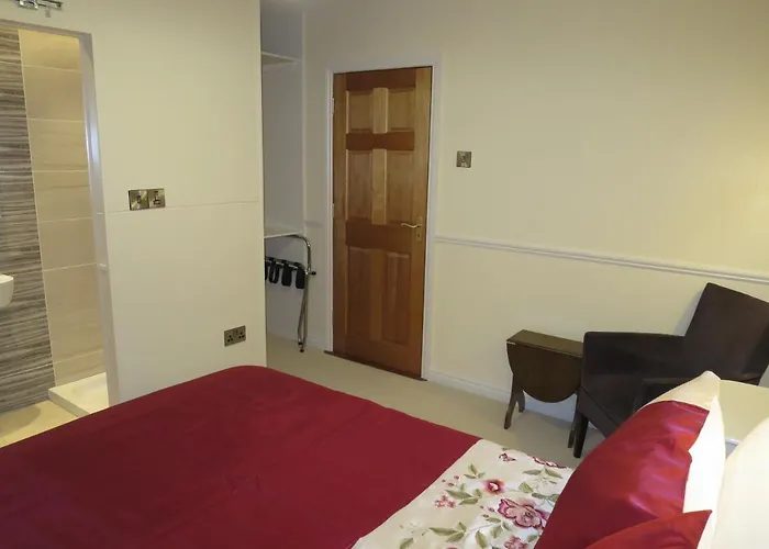 Avalon House 3*