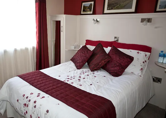 Avalon House מלון 3*