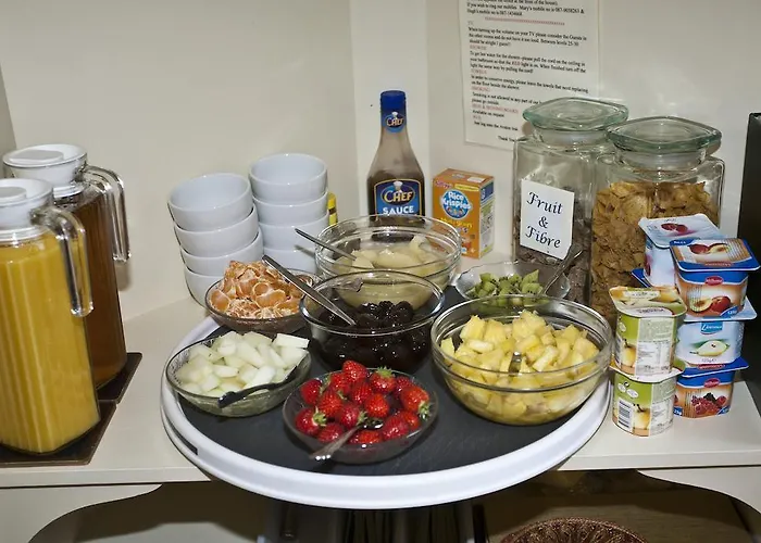 Hotel Avalon House 3*